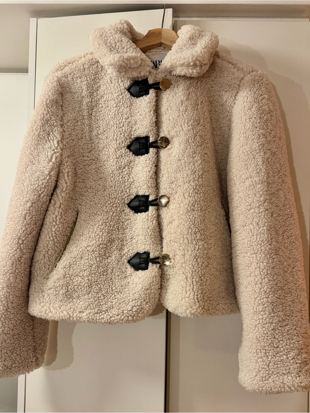 Zara Women’s Cream Sherpa jacket
